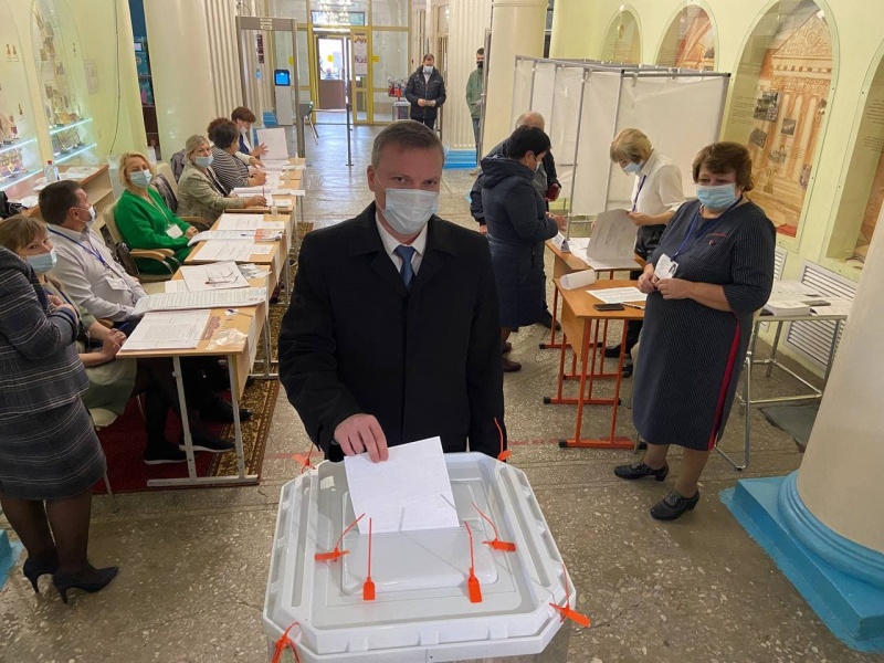 Глава Копейска принял участие в выборах в Государственную думу