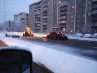 Техника очищает дороги Копейска от снега