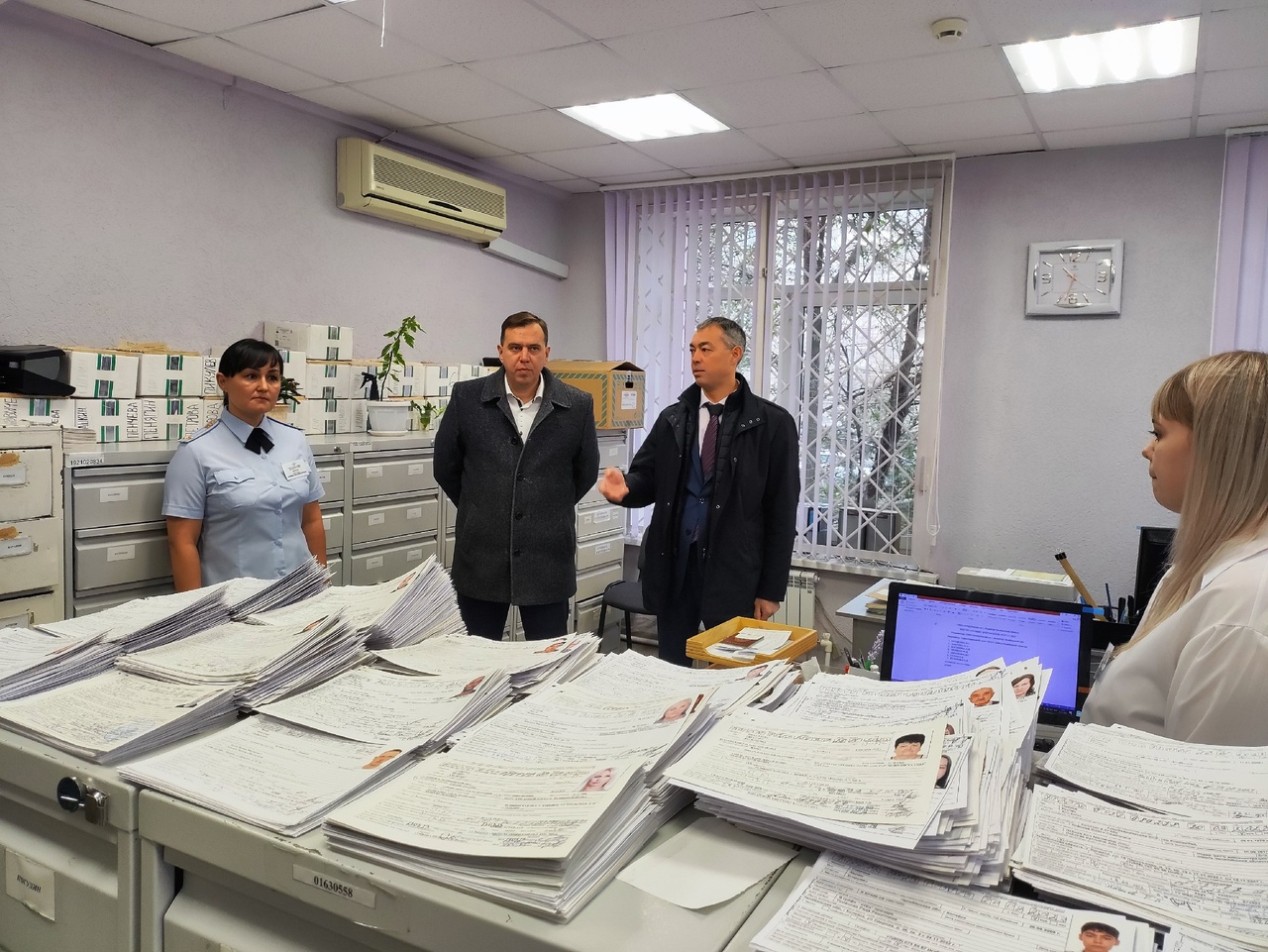 Замначальника ГУ МВД России по Челябинской области Артур Рахматуллин проверил работу отдела по вопросам миграции ОМВД по Копейску
