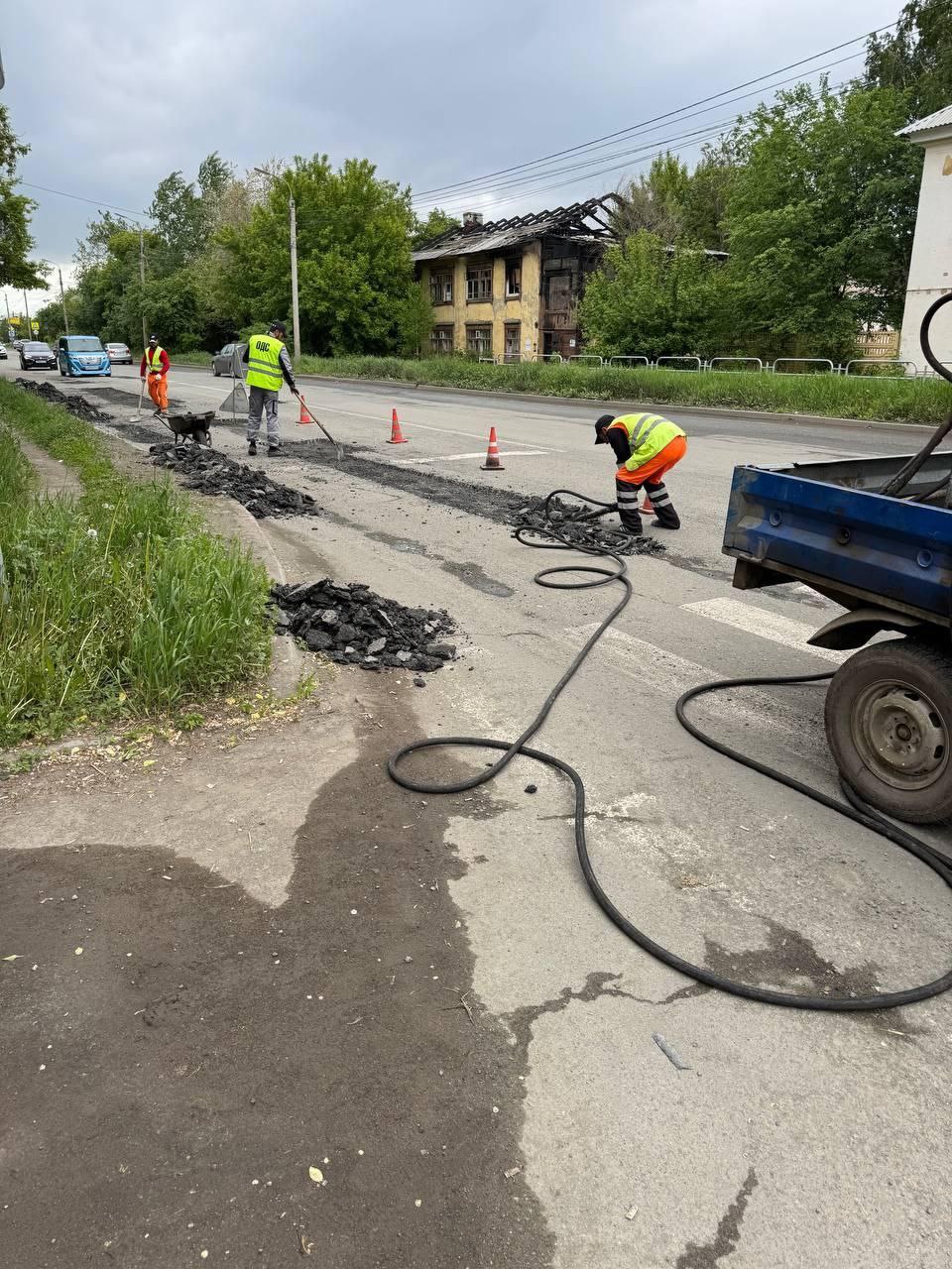 В Копейске продолжаются работы по летнему содержанию улично-дорожной сети