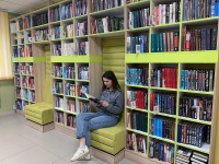 В библиотеке поселка Октябрьского завершается ремонт в рамках нацпроекта «Культура»