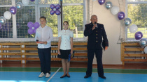 В День знаний начальник Госавтоинспекции города Копейска Николай Троянов  присутствовал на торжественной линейке в МОУ «СОШ 1», где выступил с обращением к родителям, педагогам и школьникам! 
