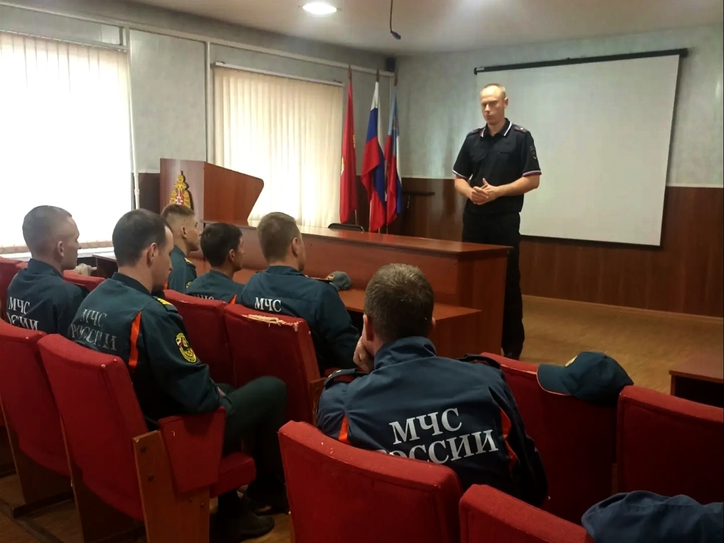 Сотрудники полиции Копейска продолжают проводить профилактические беседы, направленные на противодействие мошенничеству.