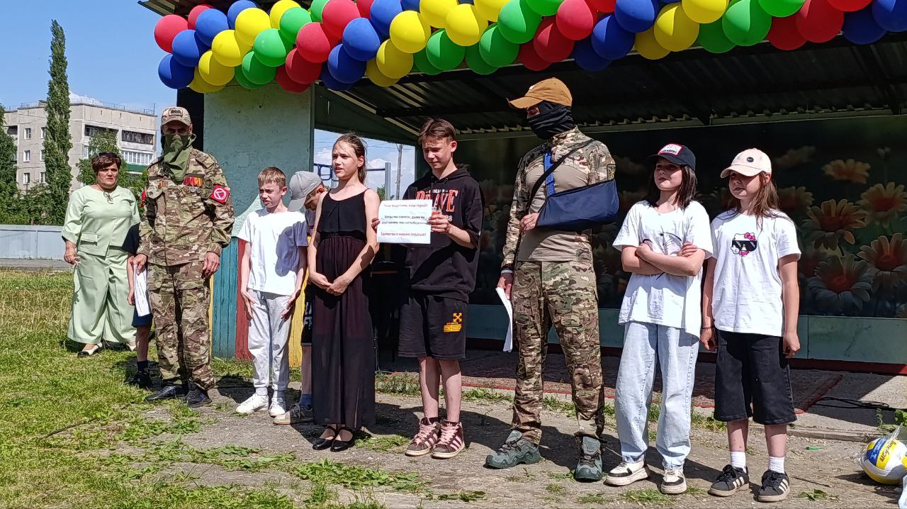 Бойцы СВО посетили копейский центр помощи детям