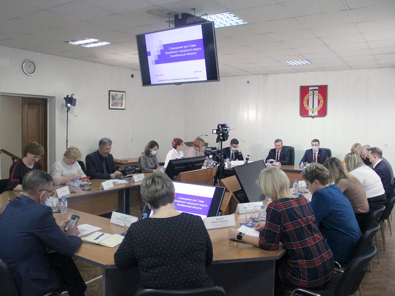 Глава города провел еженедельное аппаратное совещание