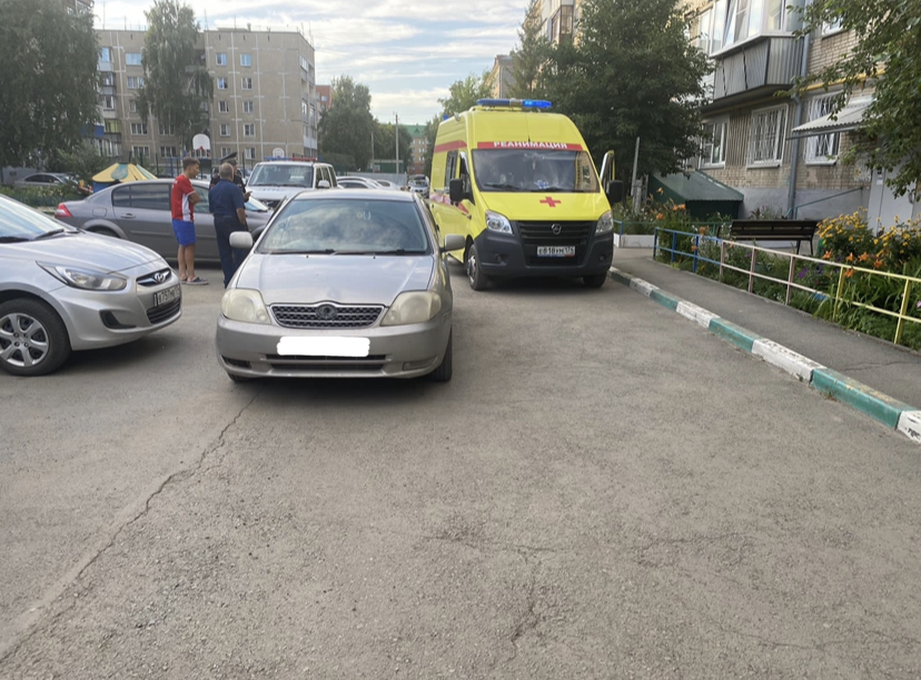 Госавтоинспекция по городу Копейску устанавливает обстоятельства произошедшего ДТП