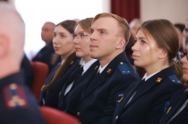 Начальник ГУ МВД области Михаил Скоков встретился с выпускниками ведомственных вузов и поздравил их с первым назначением на должности