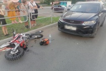 Сотрудники ГИБДД Копейска устанавливают обстоятельства произошедшего ДТП
