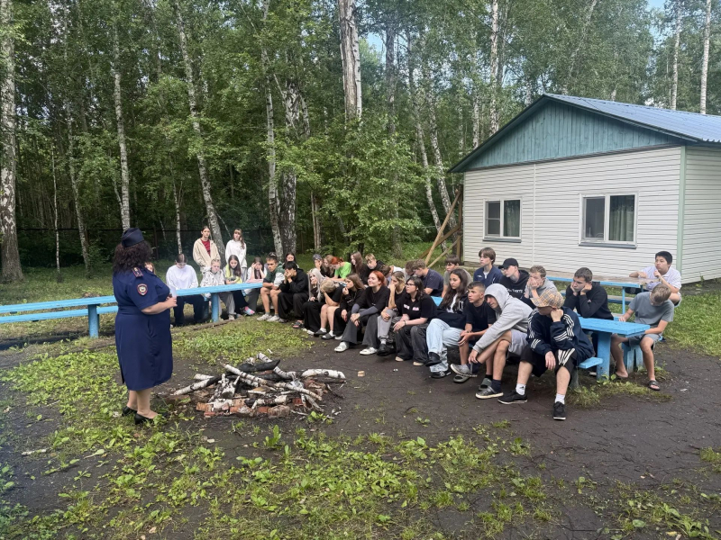 В Копейске инспектор ПДН провела профилактическую встречу с воспитанниками лагеря «Восход»