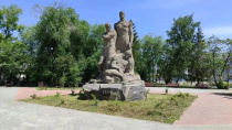 В Копейске контролируют содержание благоустроенного сквера «Борцам Революции»