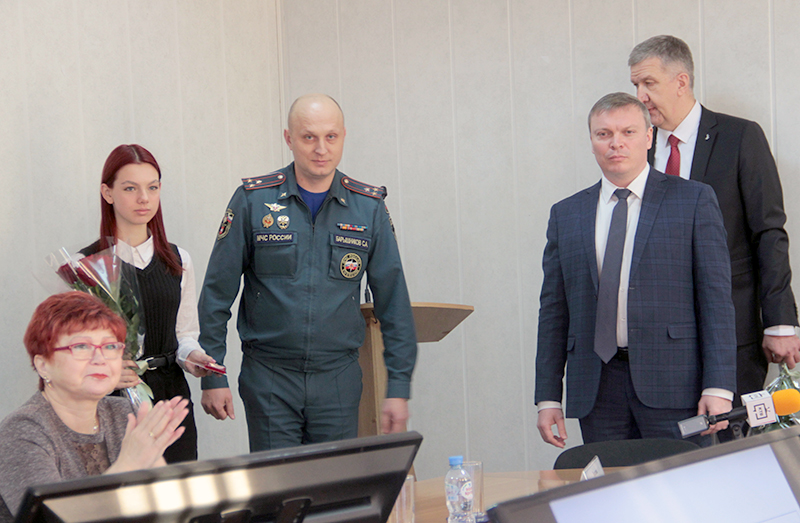 Глава Копейска провел еженедельное аппаратное совещание