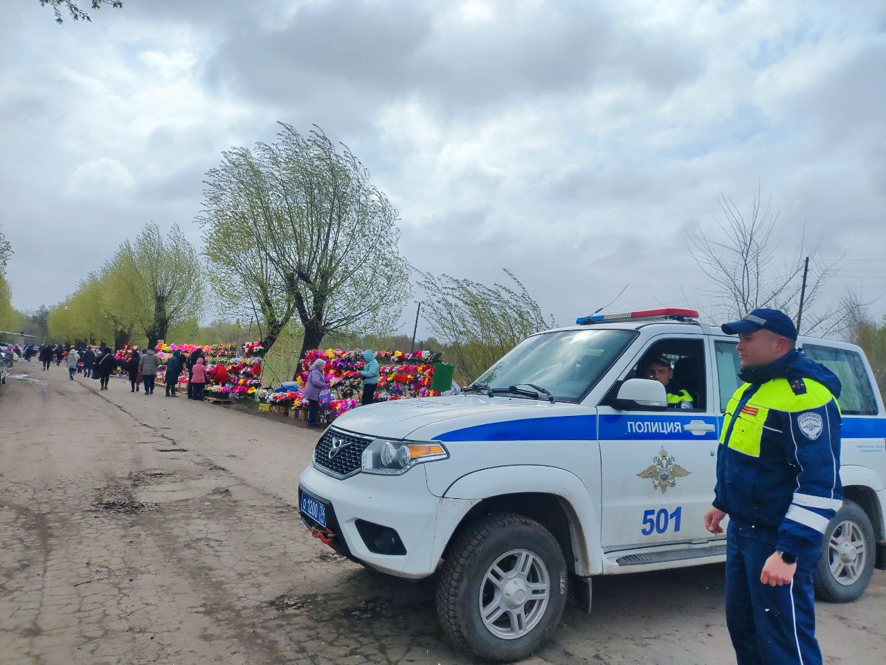 Более тысячи полицейских Челябинской области обеспечили охрану общественного порядка в родительский день
