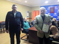 Копейчанина наградили за предотвращение противоправного деяния