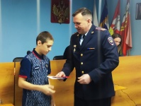 Начальник Отдела МВД России по г. Копейску Василий Горохов вручил паспорт юному спортсмену Копейска
