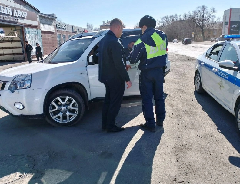 В Копейске за один день выявлено 32 «тонированных» автомобиля