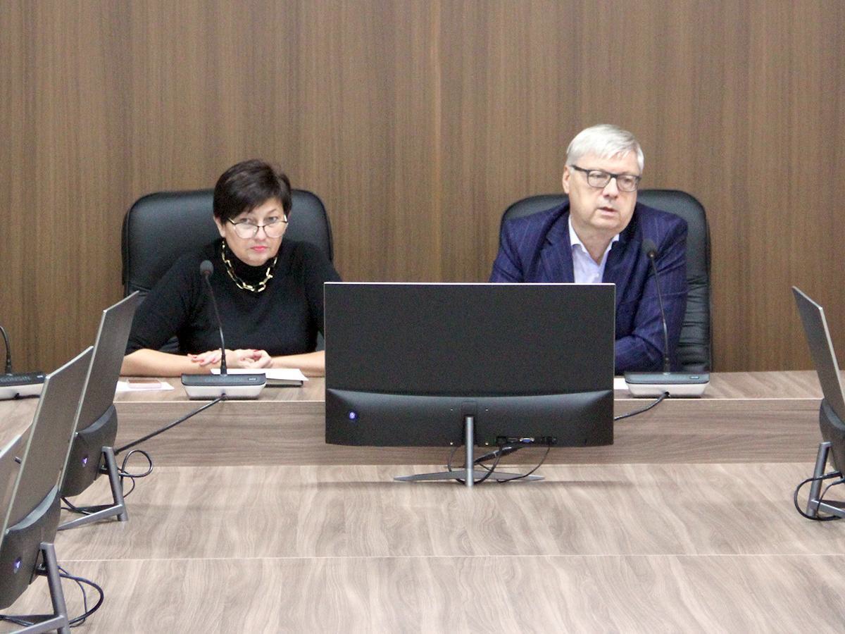 В администрации прошло совещание с руководителями управляющих компаний Копейска