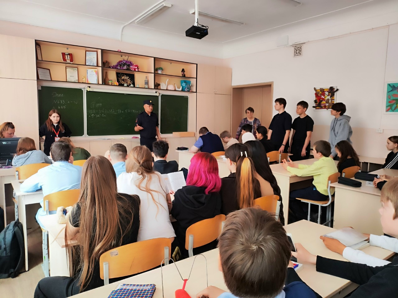 Полицейские Копейска продолжают проведение встреч со школьниками, направленные на профилактику мошенничества