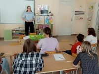 В рамках акции «Внимание - дети!» в детском саду Копейска прошло родительское собрание по безопасности дорожного движения