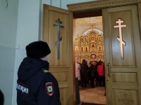 В Челябинской области сотрудники органов внутренних дел обеспечили охрану общественного порядка и безопасность граждан при проведении ночных богослужений
