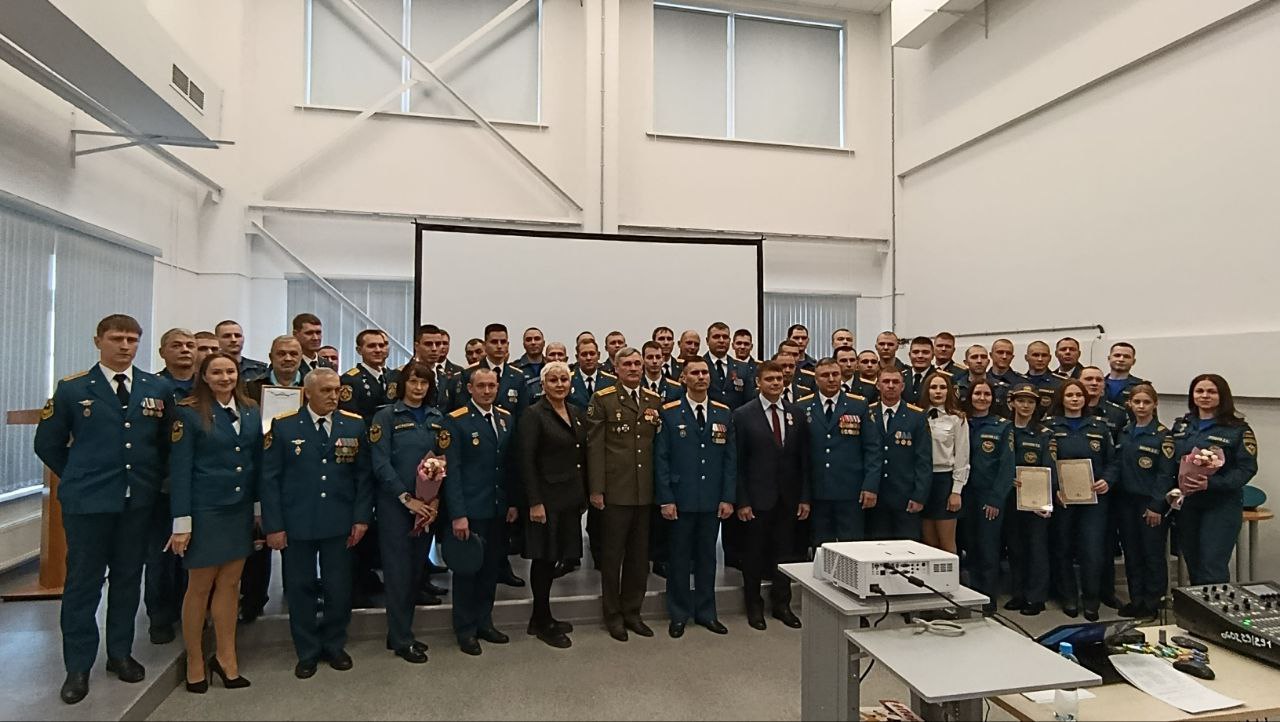 В Копейске торжественно отметили День пожарной охраны России