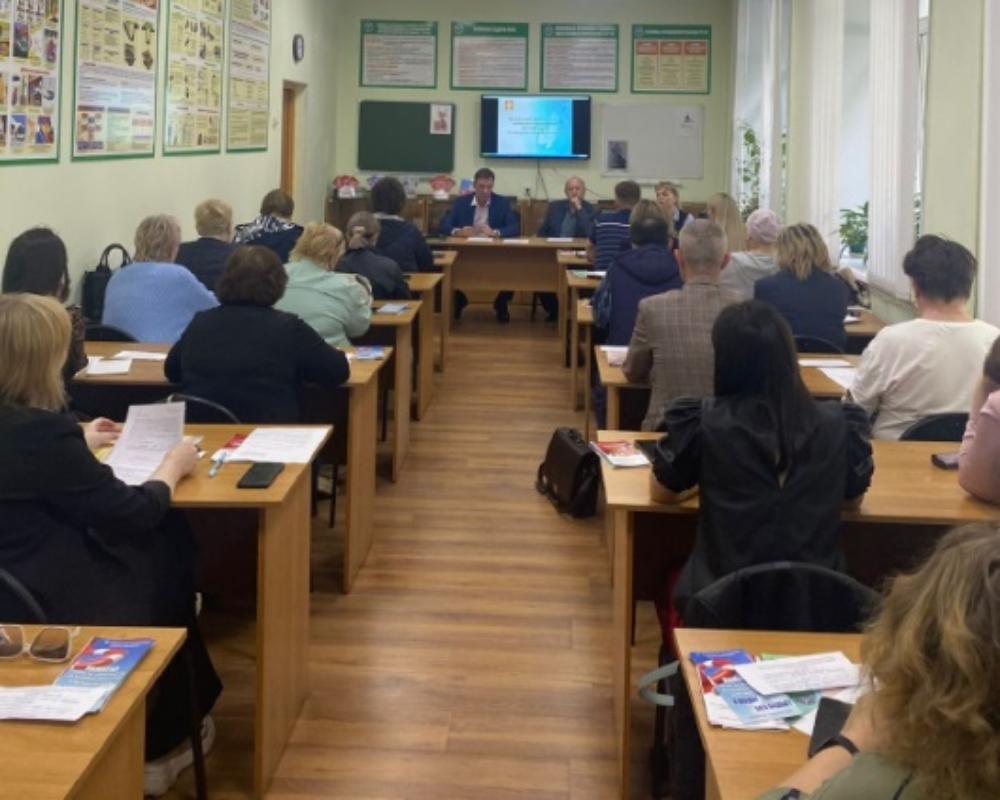 В Копейске состоялось совещание с участием руководителей пунктов временного размещения населения пострадавшего в чрезвычайных ситуациях