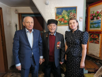 Ветеранов ВОВ из Копейска поздравили с наступающим Новым годом