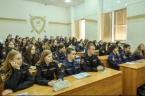 Следователи ОМВД России по г. Копейску провели профориентационные встречи в Челябинском юридическом колледже. 