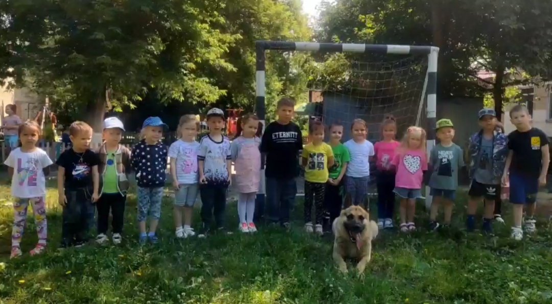 Полицейские Копейска вдохновляют детей на здоровый образ жизни