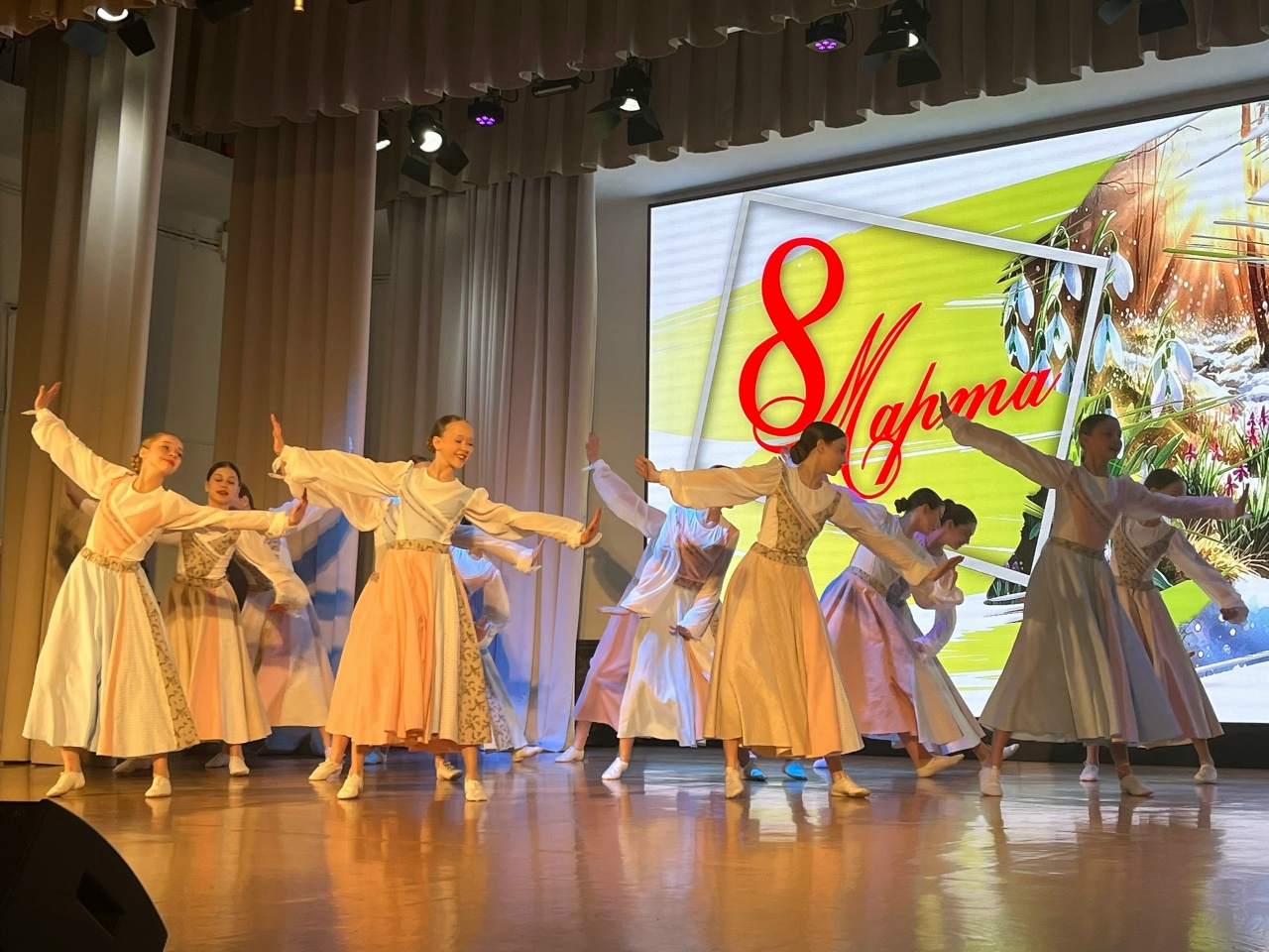 В Копейске состоялся концерт «В лучах весны»
