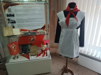 В Копейске открылась выставка, посвященная юбилею системы образования