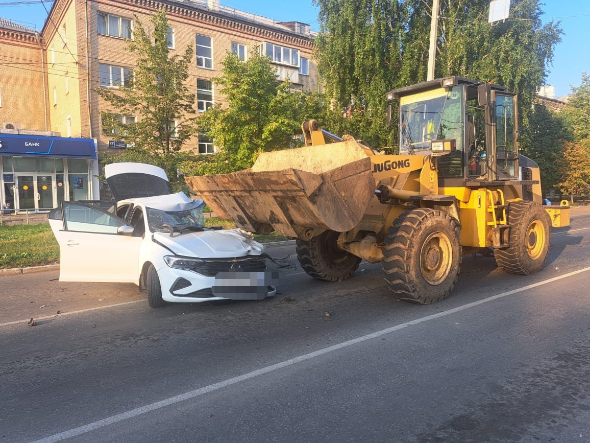 Госавтоинспекция по городу Копейску устанавливает обстоятельства ДТП