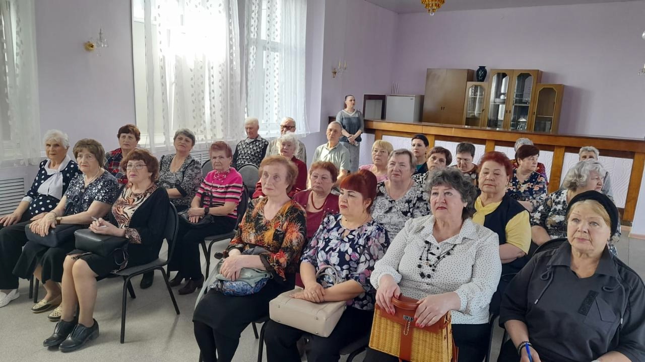 Сотрудники полиции Копейска проводят профилактические беседы по ИТ-мошенничеству с пенсионерами города