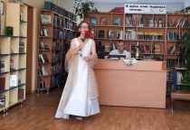 В канун Международного дня театра читатели библиотеки семейного чтения № 3 получили приятный подарок от участников Немецкого семейного любительского театра «Мерхенланд» («Сказочная страна»)