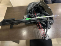 В Копейске полицейские пресекли попытку переброса наркотиков в колонию с помощью арбалета