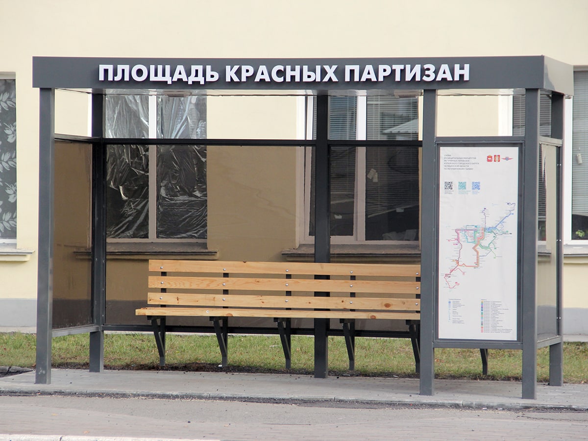 В Копейске продолжается монтаж новых остановочных комплексов