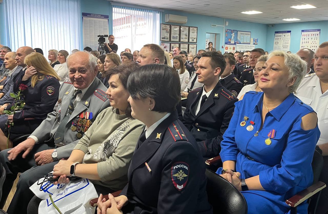 Глава Копейска поздравила сотрудников органов внутренних дел с профессиональным праздником