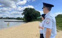 Полицейские напоминают отдыхающим о соблюдении мер безопасности у воды
