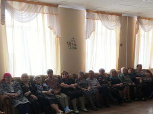 В центральной библиотеке состоялась встреча "Читаем земляков", посвященная 75-летию Победы