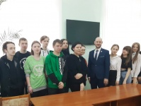 В  детско-юношеской библиотеке № 7 прошел День молодого избирателя