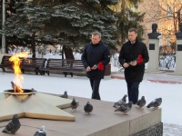 Глава Копейска Андрей Фалейчик возложил цветы к Вечному огню