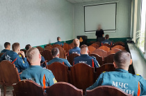 В Копейске полицейские рассказали о профилактике мошенничества сотрудникам пожарно-спасательной части