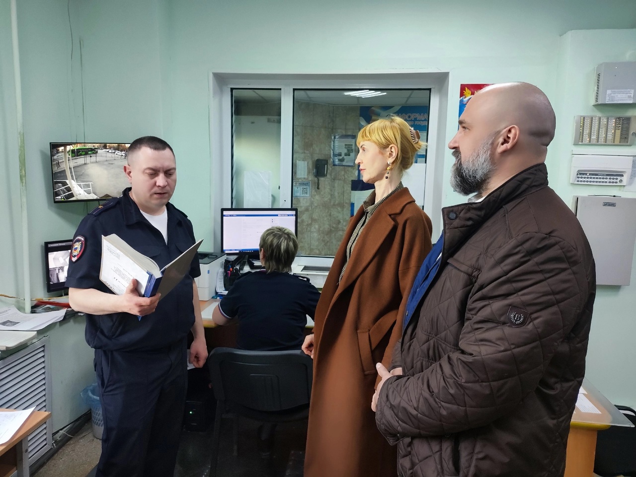 Общественники Копейска проверили работу сотрудников дежурной части
