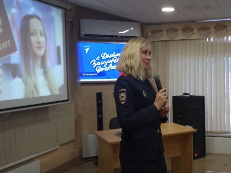 В Копейском краеведческом музее вручили паспорта 20-ти юным активистам города 