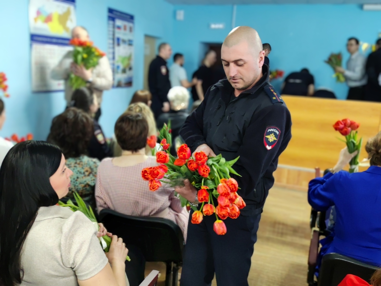 В Копейске для сотрудниц полиции состоялся праздничный рапорт, посвящённый 8 Марта
