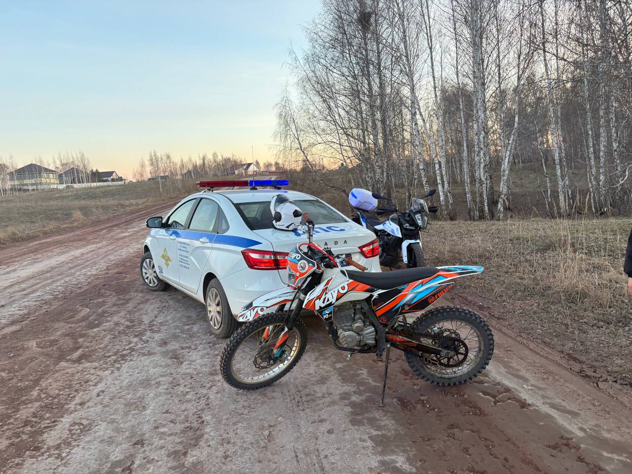 В Копейске сотрудники ДПС остановили подростка за рулём питбайка — нарушение выявлено в рамках профилактического мероприятия «Мотоциклист»