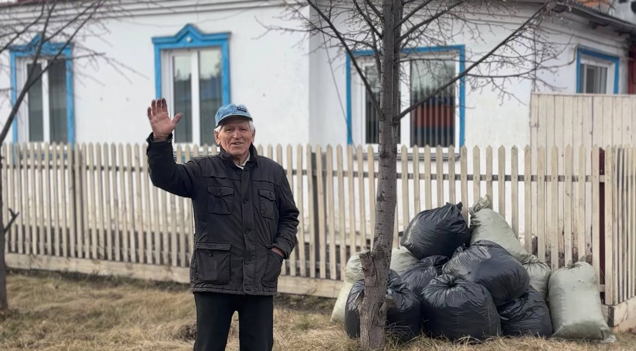 Копейские волонтеры вновь вышли на субботник