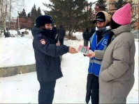 Полицейские города Копейска на постоянной основе проводят беседы с гражданами, направленные на профилактику мошенничества